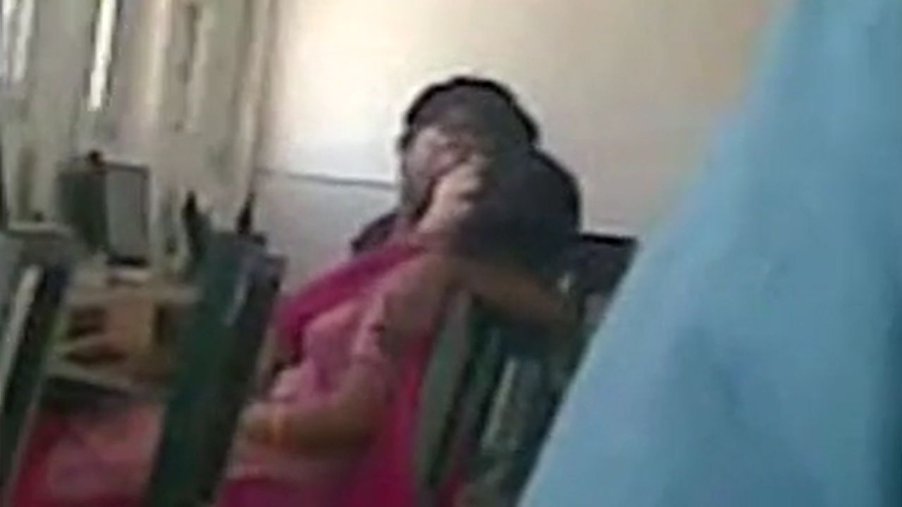বাংলা সেক্স ভিডিও || Office Boss Fucks Employee for Salary Raise in Private Room || অফিস বস বেতন বাড়ানোর জন্য একা রুমে নিয়ে চুদাচুদি করলো || সেক্স ভিডিও